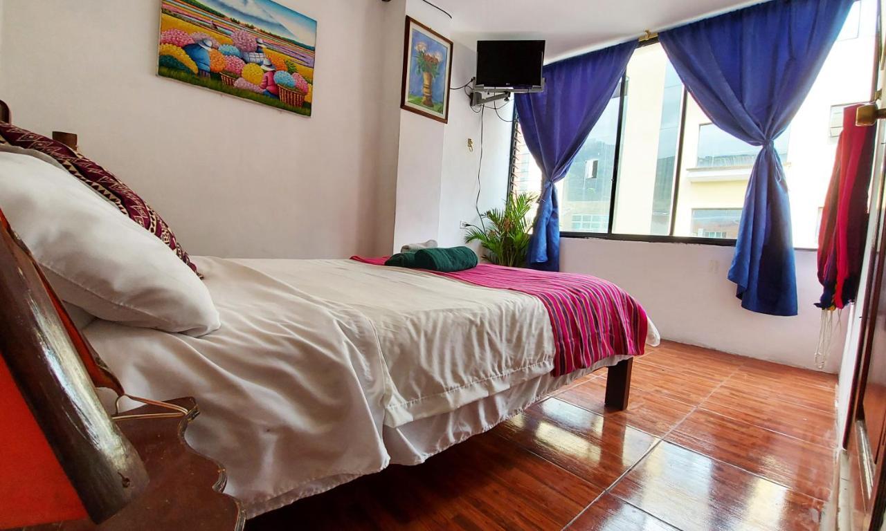Erupcion Art Hotel & Hostel บาญอส ภายนอก รูปภาพ