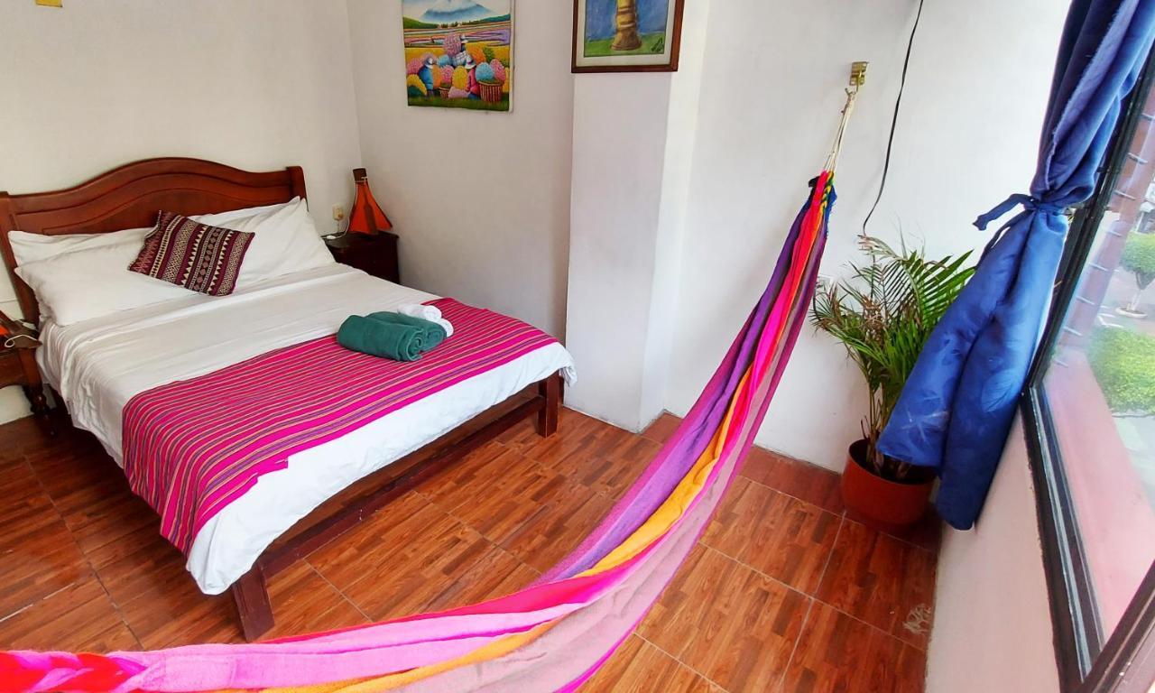 Erupcion Art Hotel & Hostel บาญอส ภายนอก รูปภาพ
