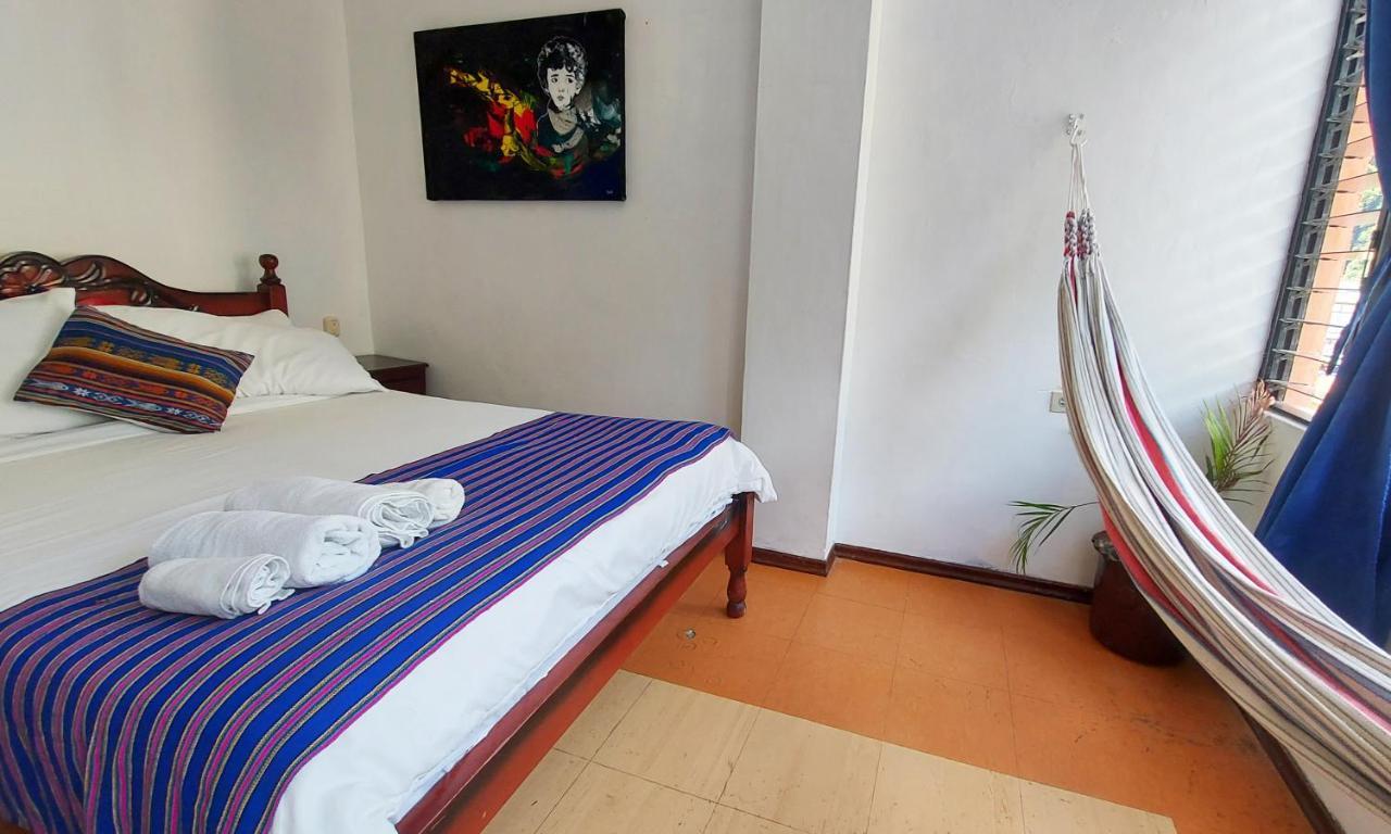 Erupcion Art Hotel & Hostel บาญอส ภายนอก รูปภาพ