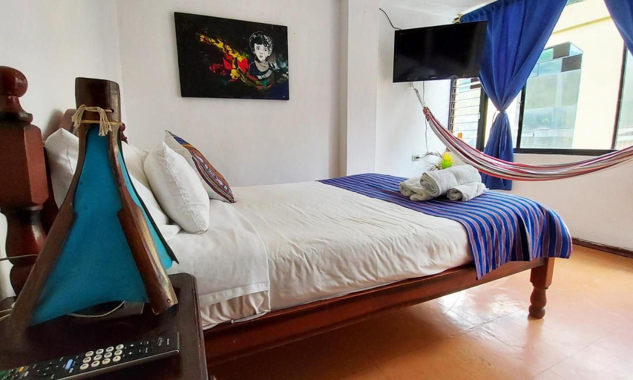 Erupcion Art Hotel & Hostel บาญอส ภายนอก รูปภาพ