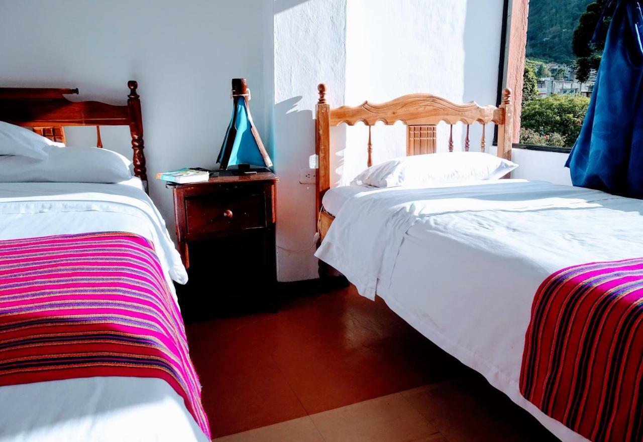 Erupcion Art Hotel & Hostel บาญอส ภายนอก รูปภาพ