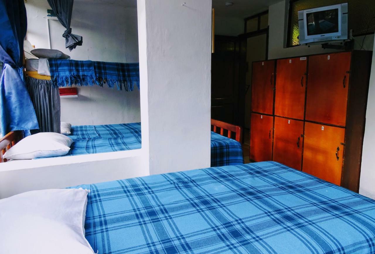 Erupcion Art Hotel & Hostel บาญอส ภายนอก รูปภาพ