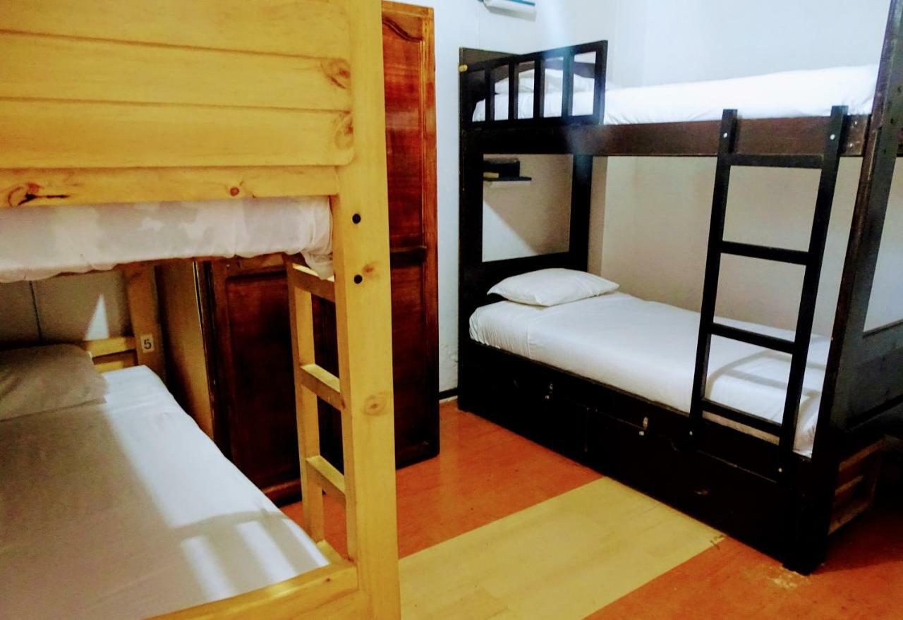 Erupcion Art Hotel & Hostel บาญอส ภายนอก รูปภาพ