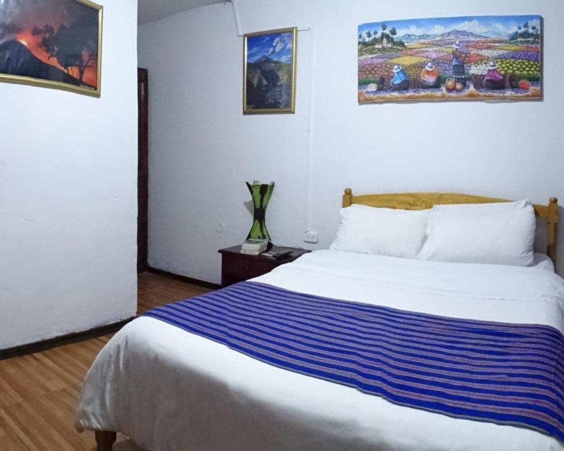 Erupcion Art Hotel & Hostel บาญอส ภายนอก รูปภาพ